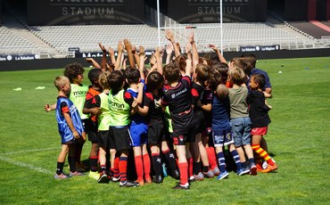 pelouseautorisee-pour-l-cole-de-rugby.JPG